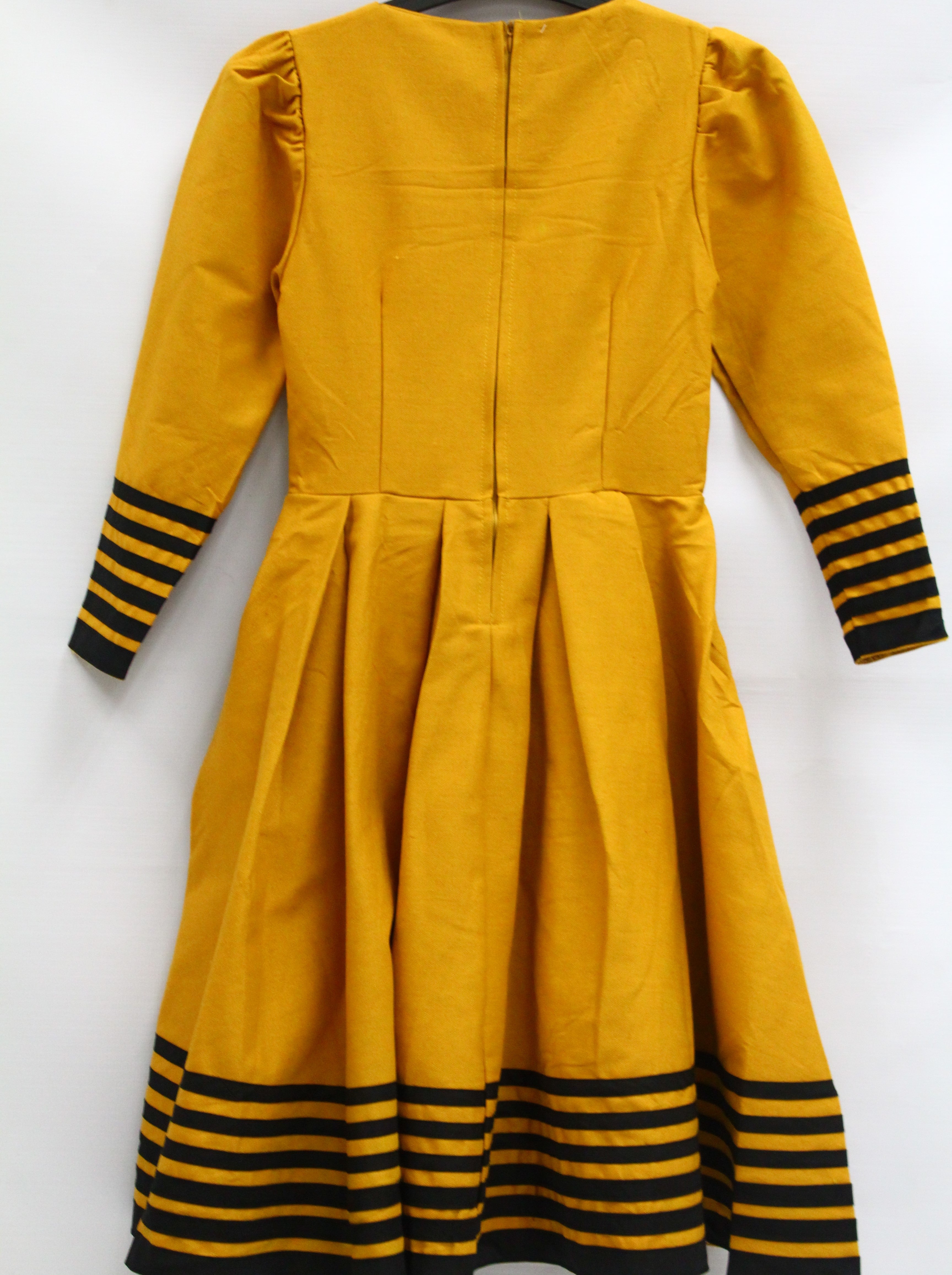 Colours that go with mustard clothes best sale
