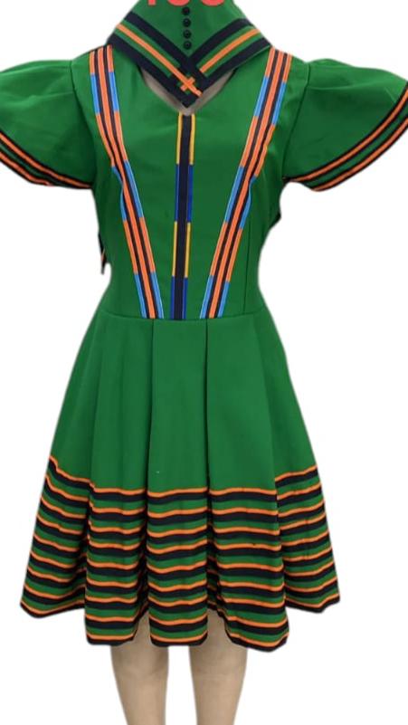 slim fit dress slacks Ladies Traditional Dress With Pleads, Pockets And Doek-Green – ZE Africa